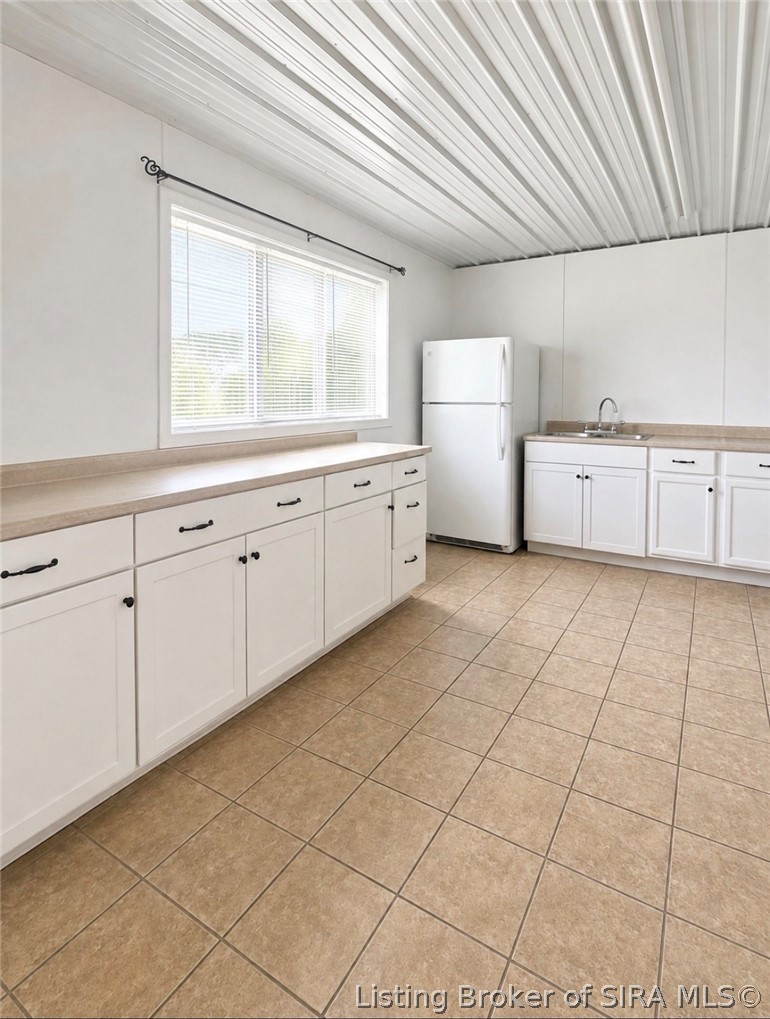 50 W Oak Street Property Photo 5