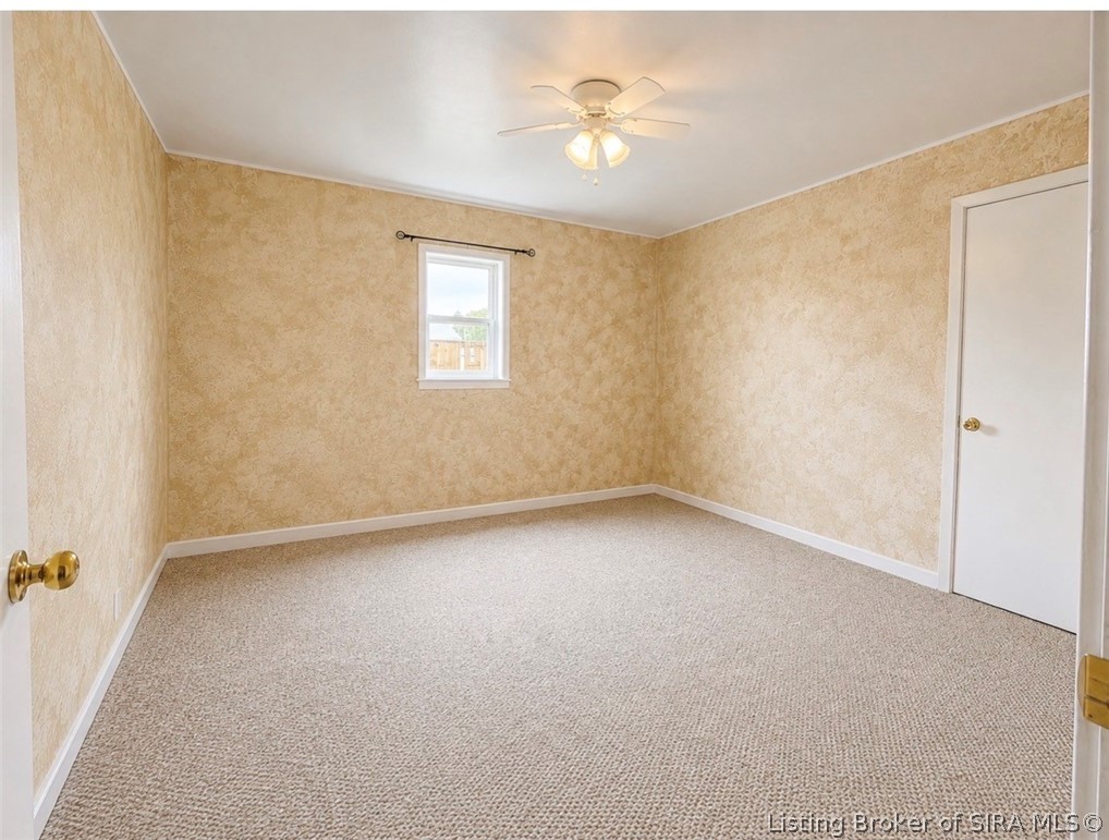 50 W Oak Street Property Photo 9