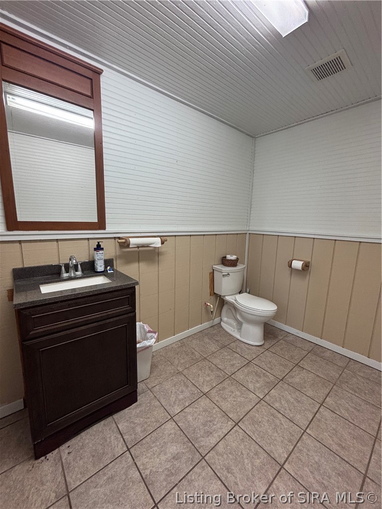50 W Oak Street Property Photo 11