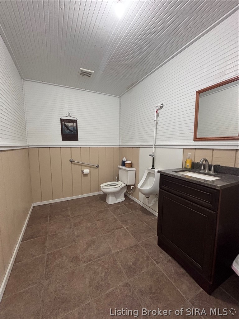 50 W Oak Street Property Photo 12