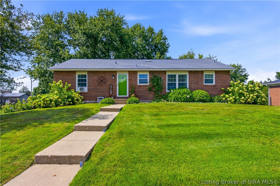 302 Bates Drive Property Photo 1