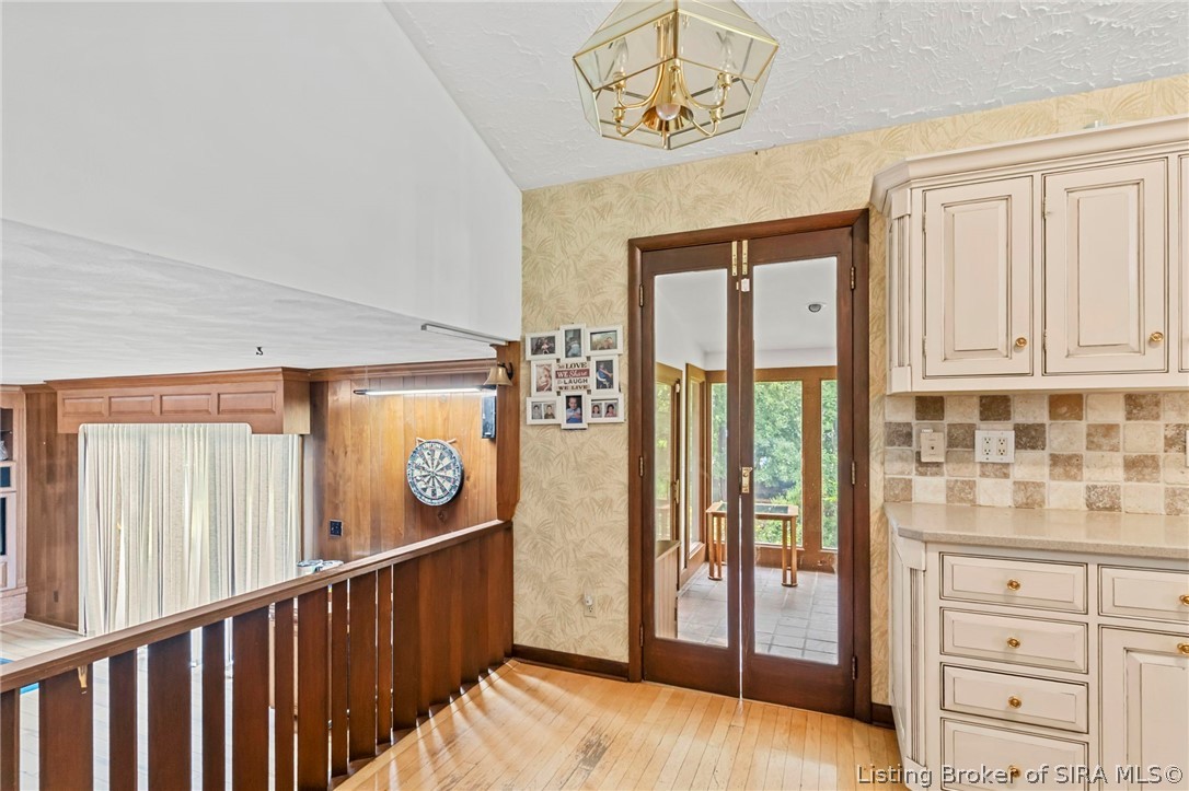 306 Fairmount Drive Property Photo 4