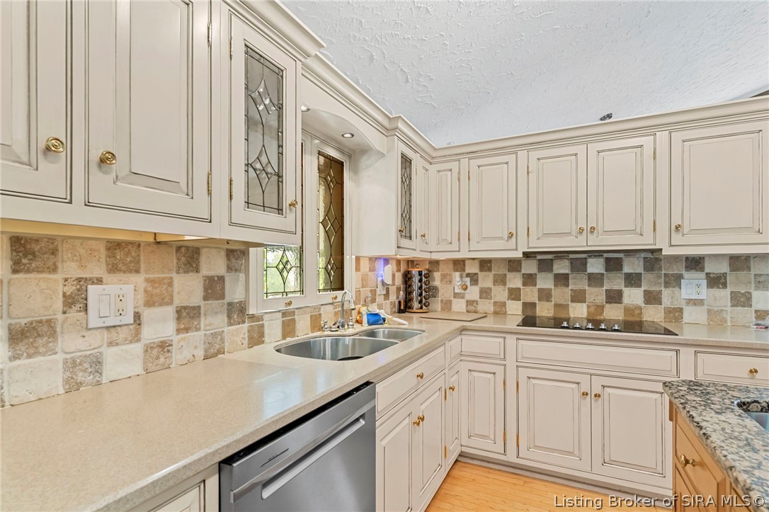306 Fairmount Drive Property Photo 6