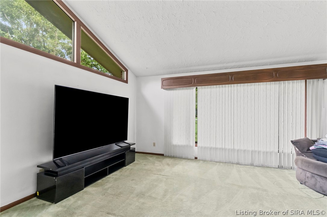 306 Fairmount Drive Property Photo 9