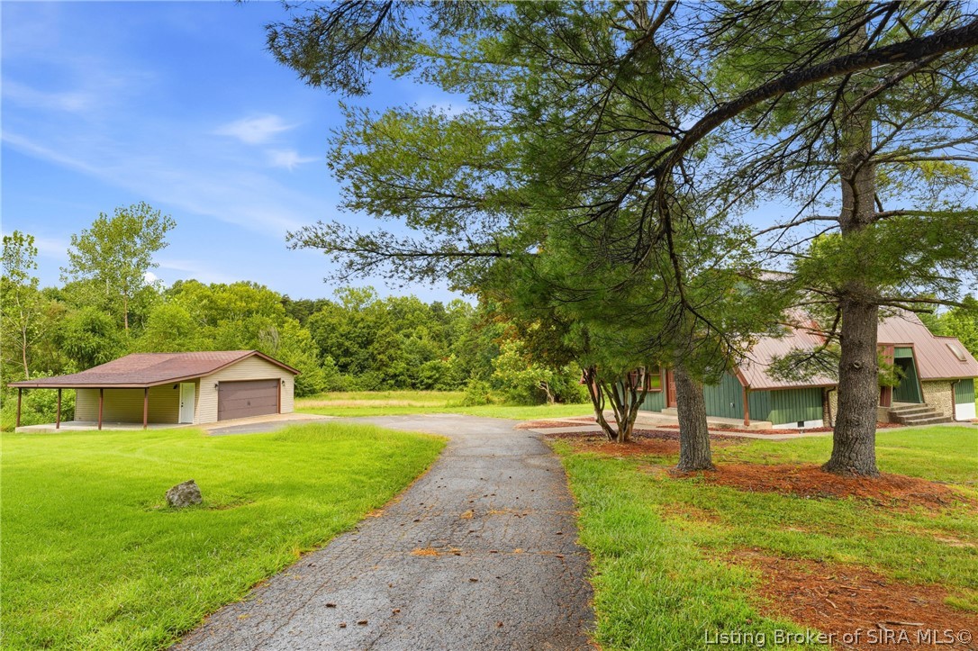 833 Clampett Lane Property Photo 3
