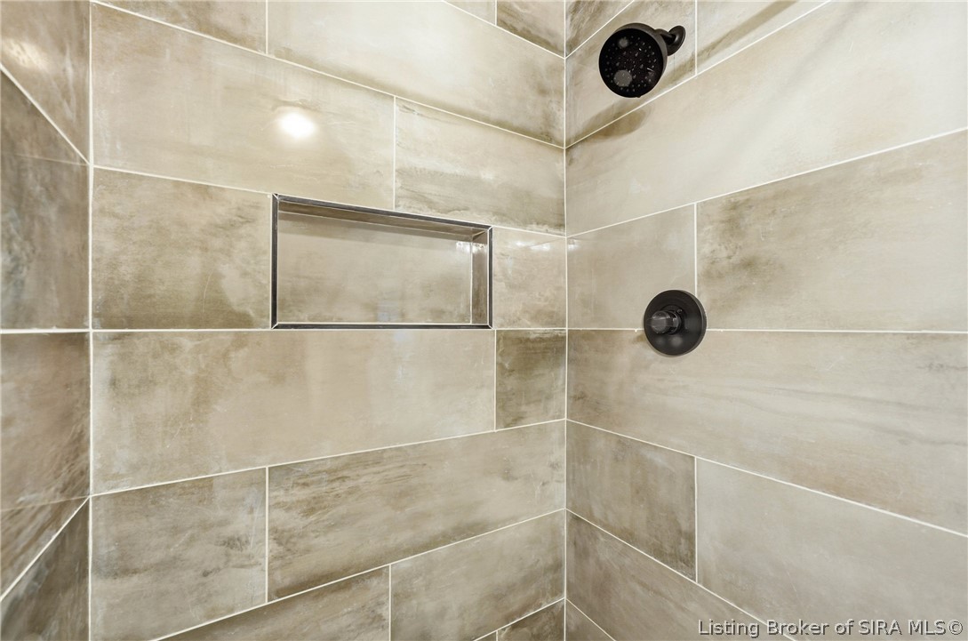 833 Clampett Lane Property Photo 22