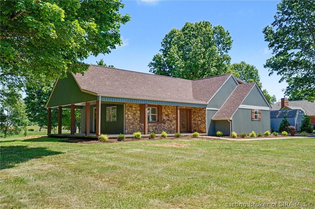 2002 Beckin Drive Property Photo 2