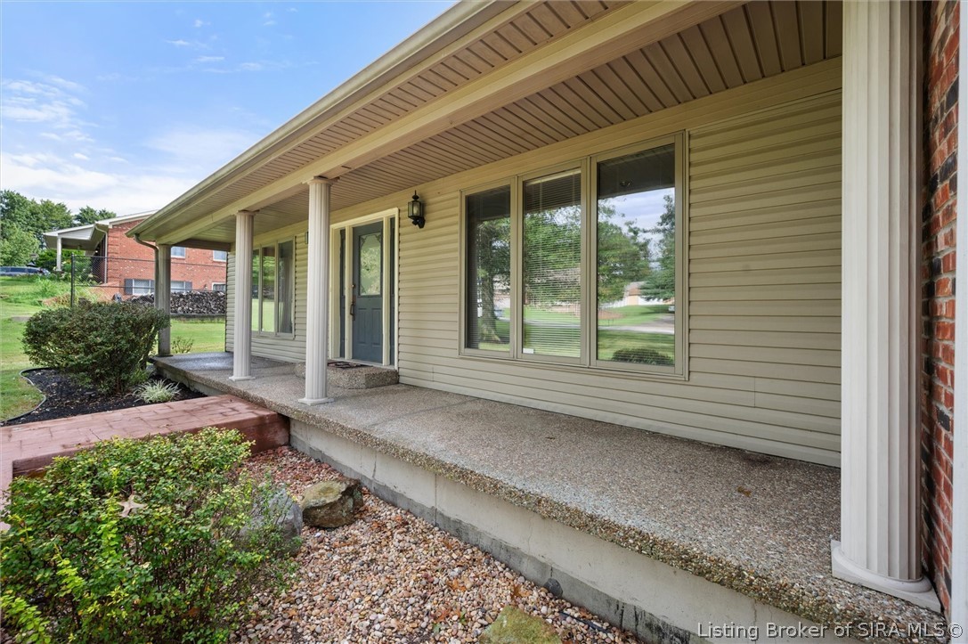 6424 Meadow Oak Drive Property Photo 2