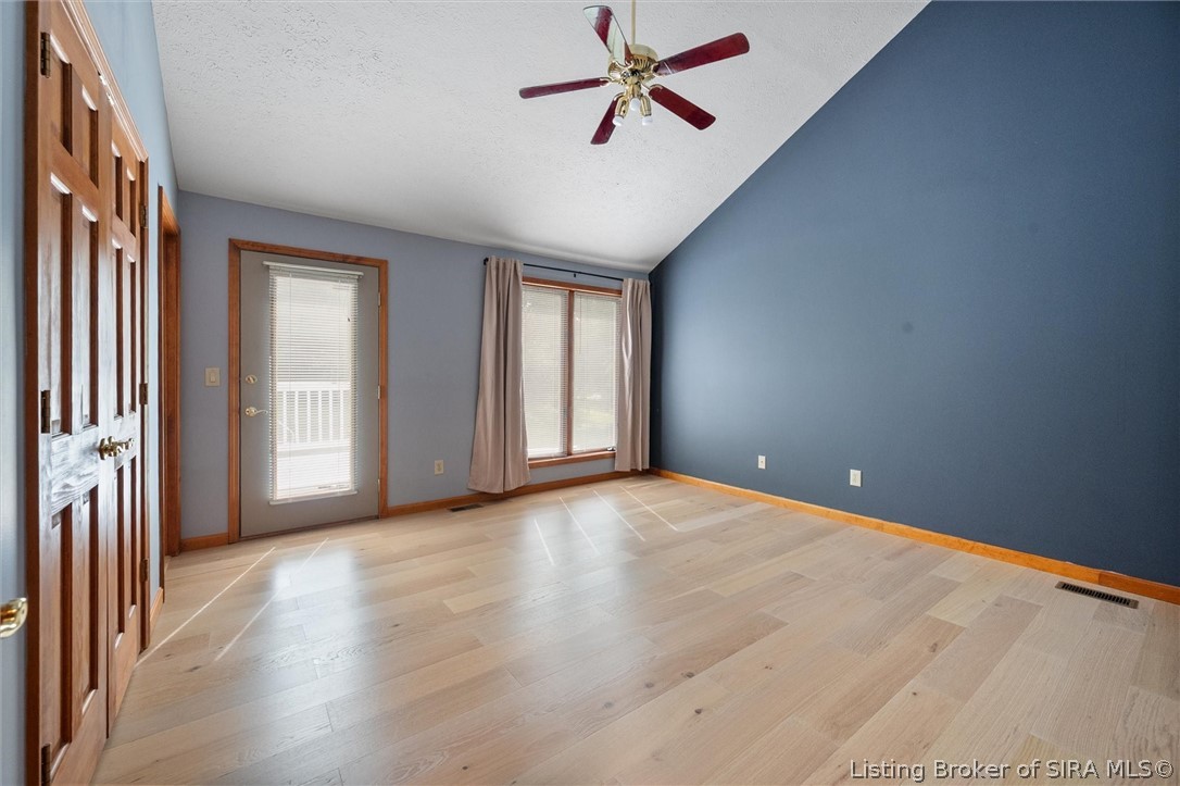 6424 Meadow Oak Drive Property Photo 20