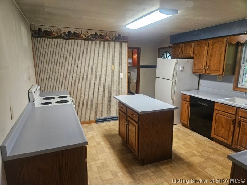 413 Bellaire Drive Property Photo 3
