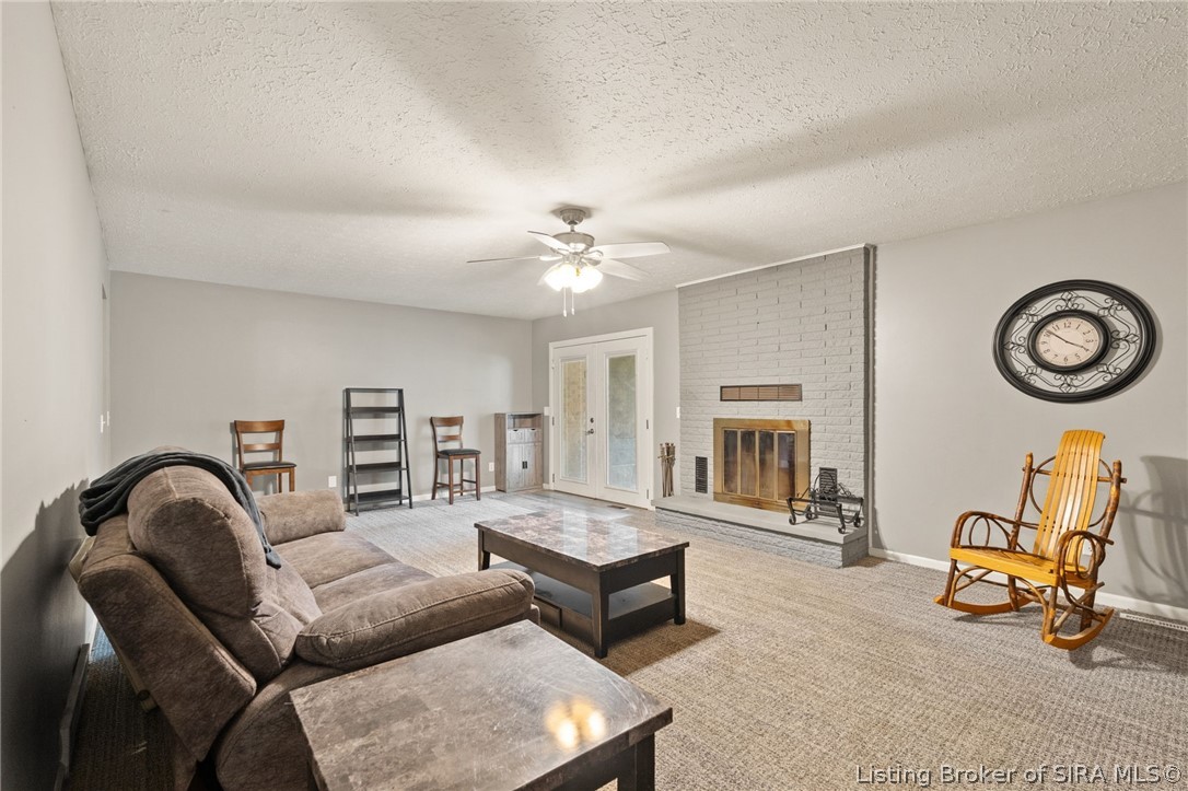 647 E Main Street Nw Property Photo 10