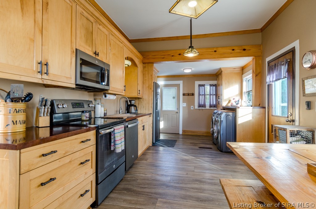11409 Highway 150 Property Photo 7