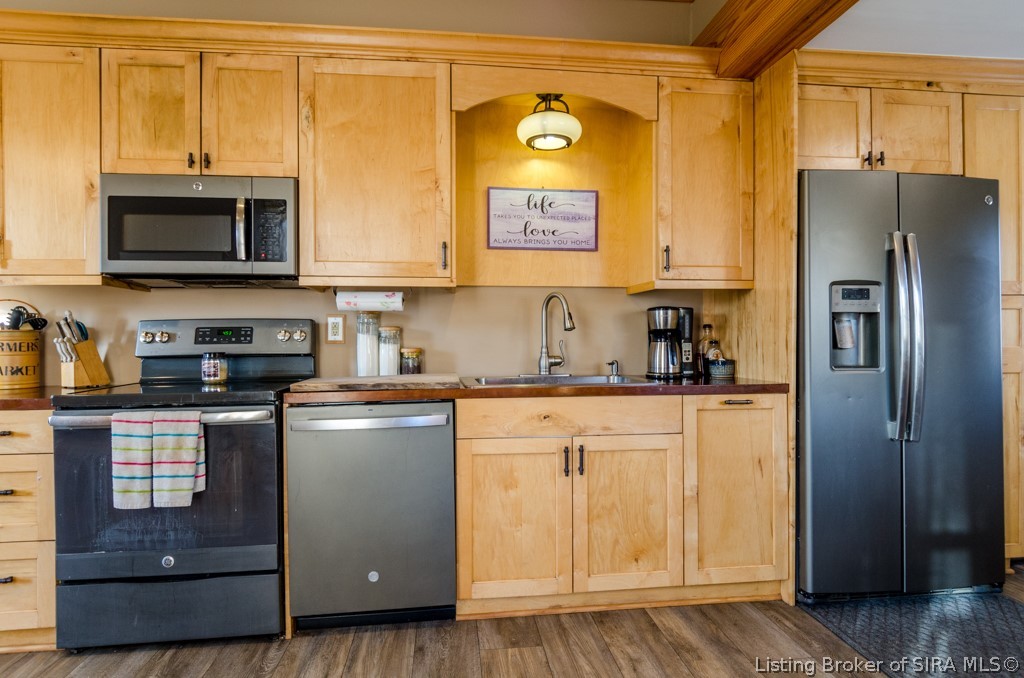11409 Highway 150 Property Photo 8