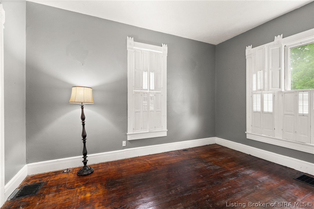 1211 E Elm Street Property Photo 9