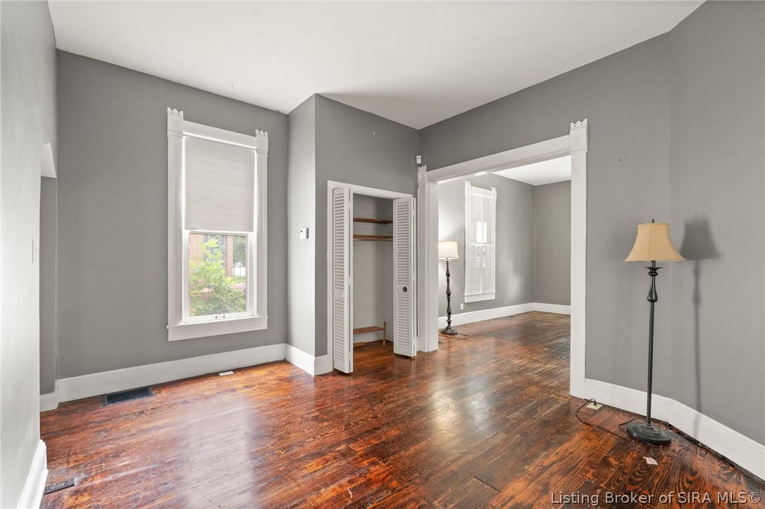 1211 E Elm Street Property Photo 11