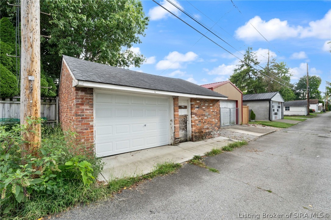 1211 E Elm Street Property Photo 45