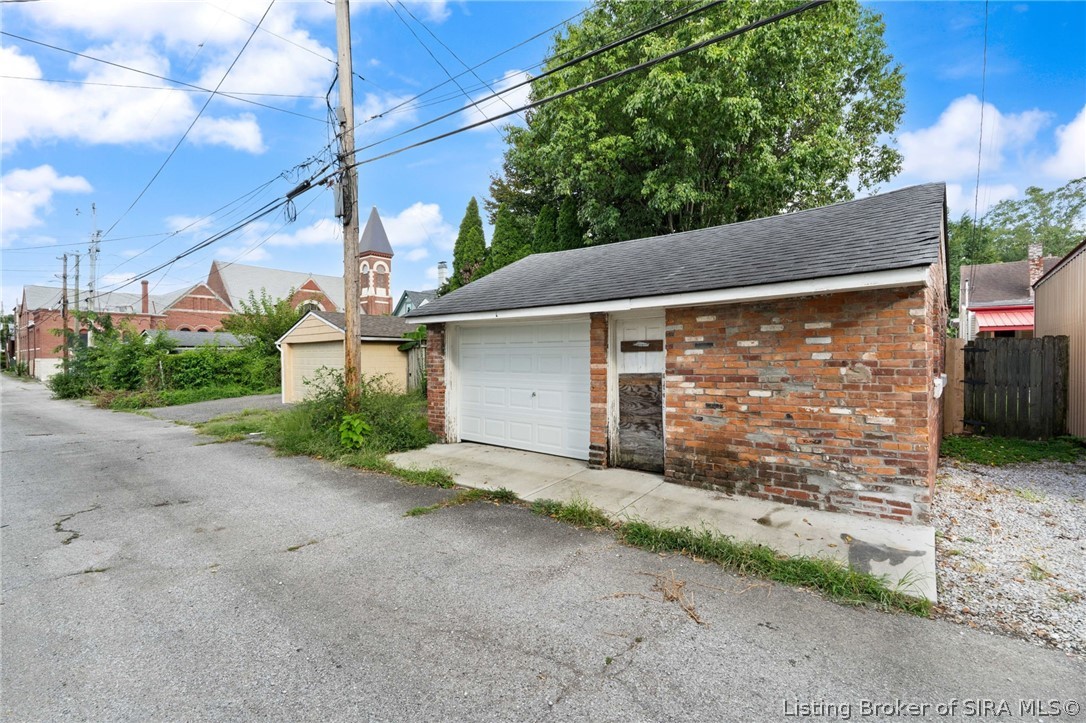 1211 E Elm Street Property Photo 46