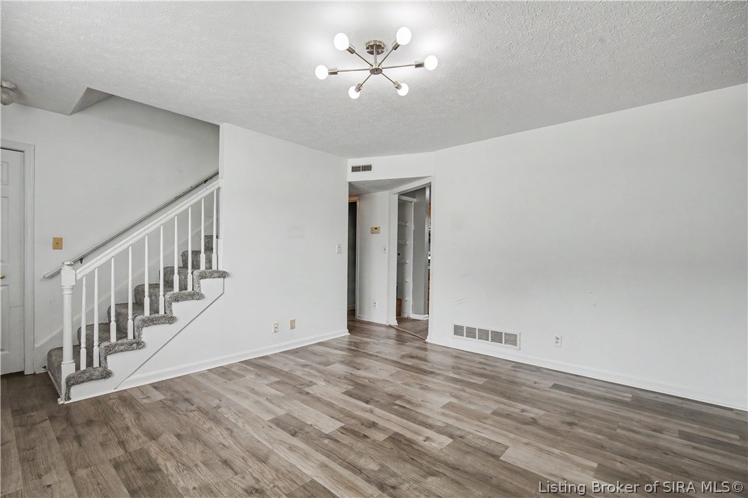 3112 Pine Trace Court Property Photo 6