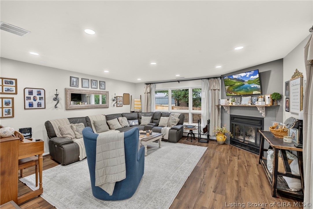 118 Farrington Drive Property Photo 8