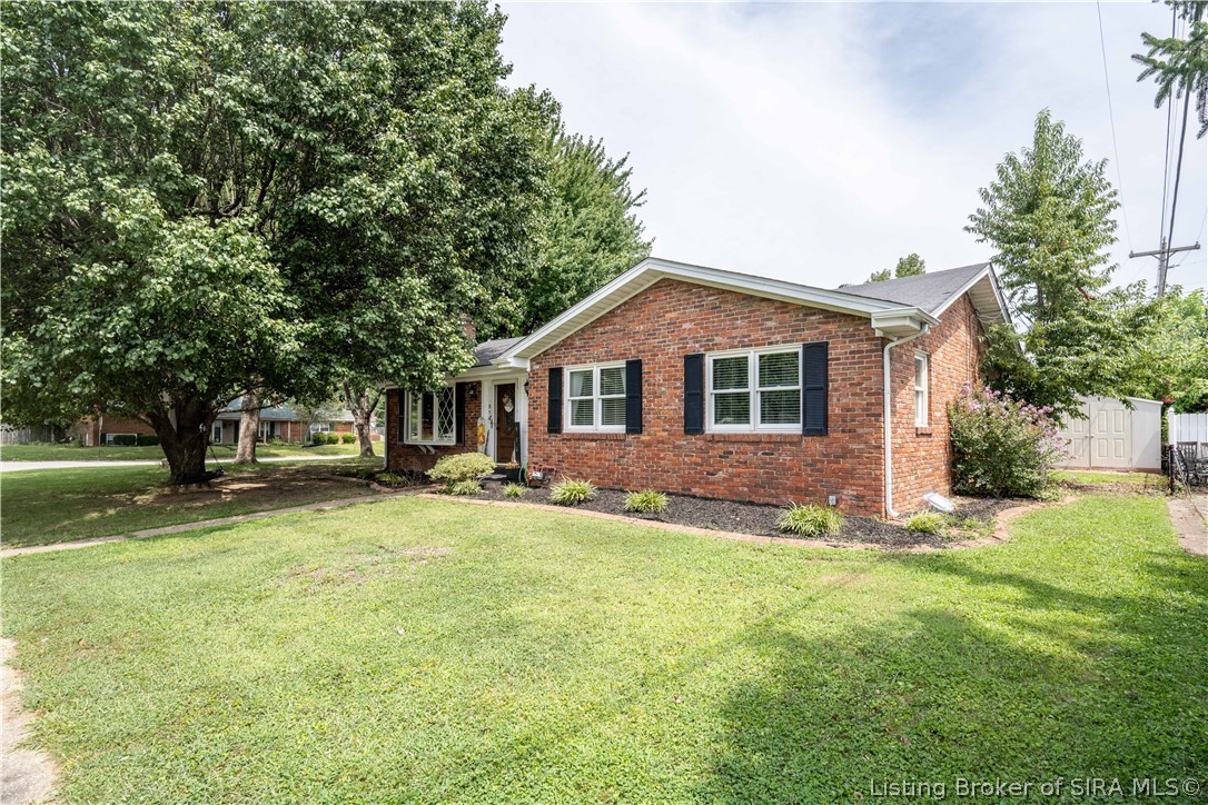 914 Longfield Drive Property Photo 1