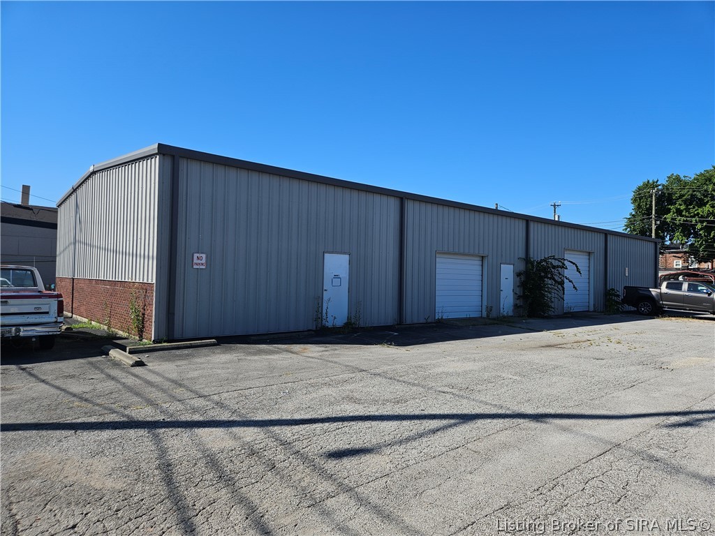 123 E Maple Street Property Photo 2
