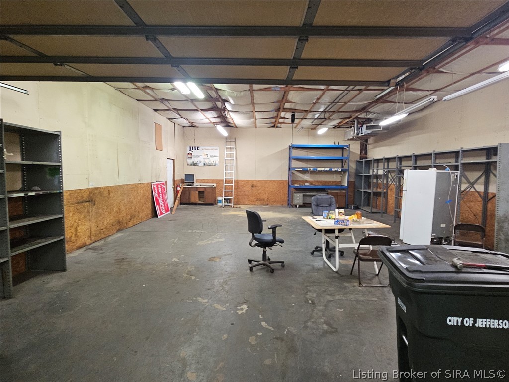 123 E Maple Street Property Photo 4