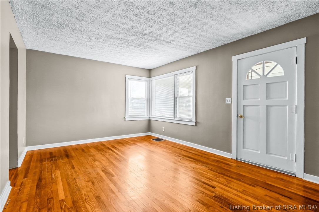 1327 E 8th Street Property Photo 2