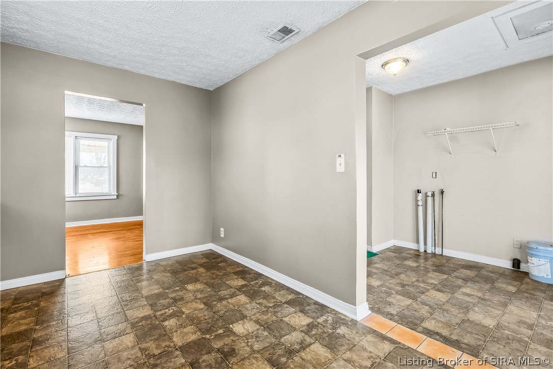 1327 E 8th Street Property Photo 8