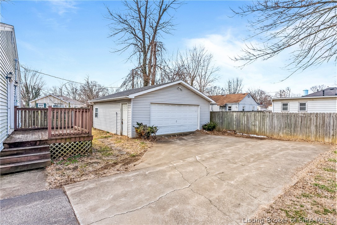 1327 E 8th Street Property Photo 24