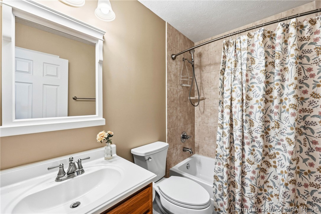 3016 Blue Sky Loop Property Photo 28