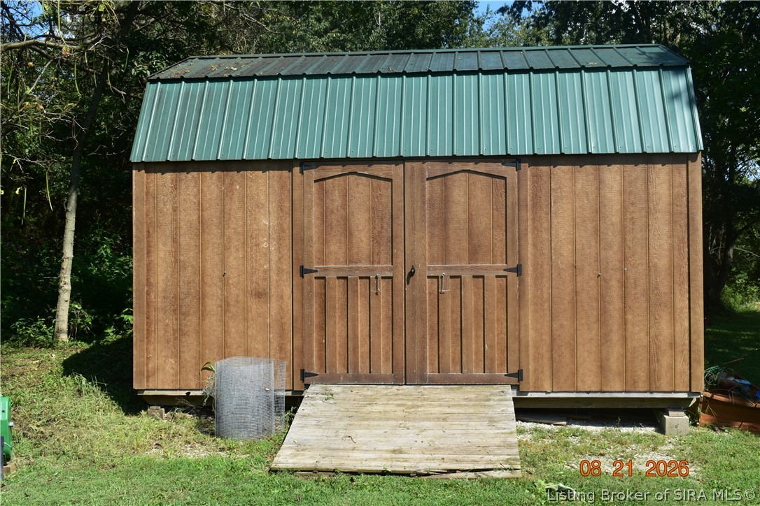 1538 W Mt Horeb Road Property Photo 4