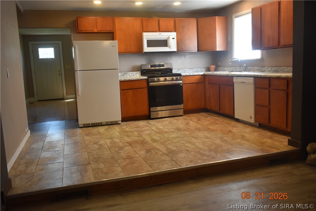 1538 W Mt Horeb Road Property Photo 9