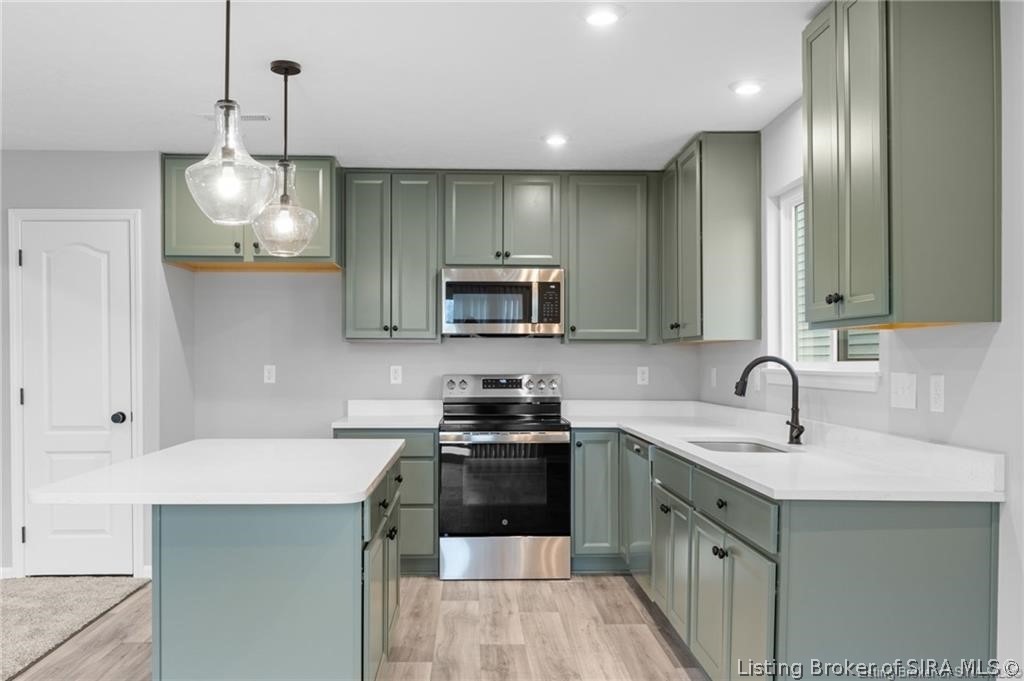 8208 Crescent Cove Property Photo 7