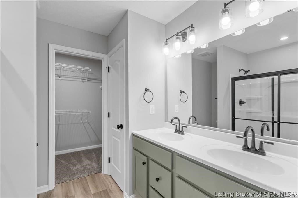 8208 Crescent Cove Property Photo 16