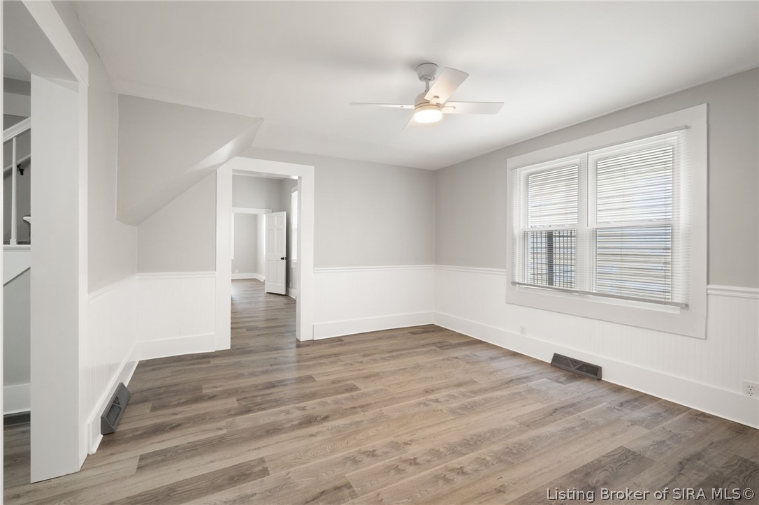 317 E 11th Street Property Photo 6