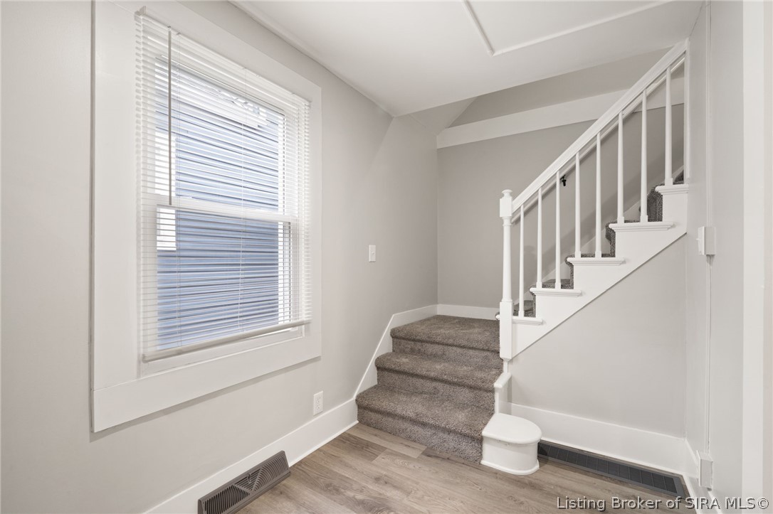 317 E 11th Street Property Photo 17
