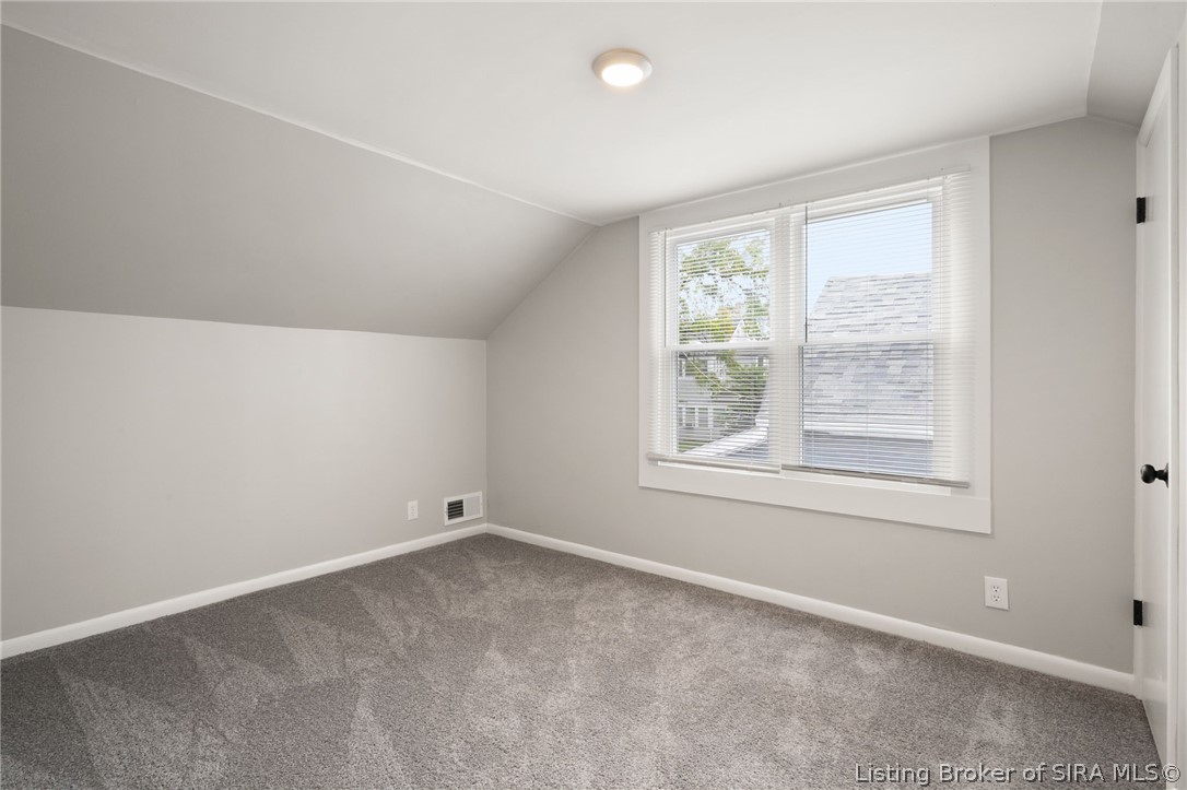 317 E 11th Street Property Photo 18