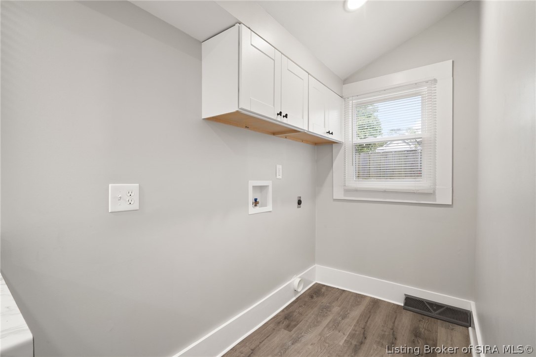 317 E 11th Street Property Photo 22