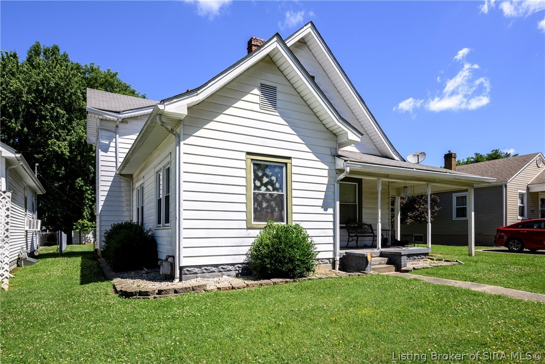 2117 Morton Avenue Property Photo 3