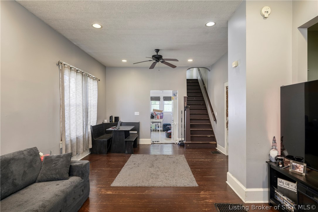 2117 Morton Avenue Property Photo 11