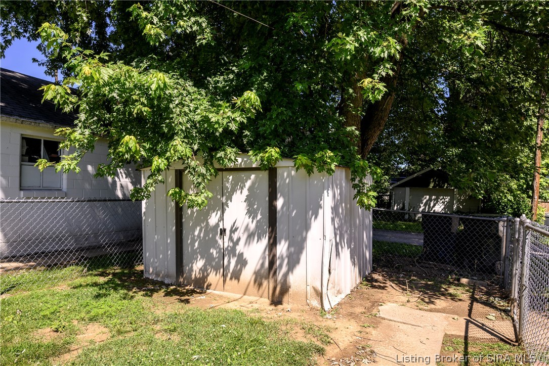 2117 Morton Avenue Property Photo 26