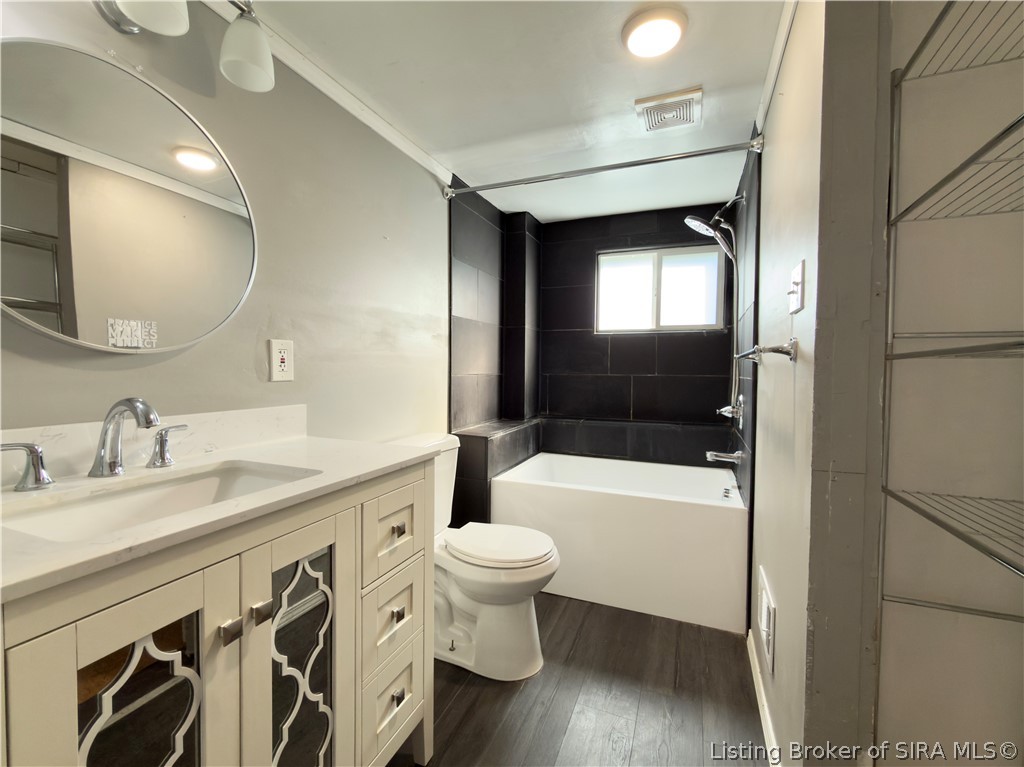 636 W 7th Street Property Photo 6