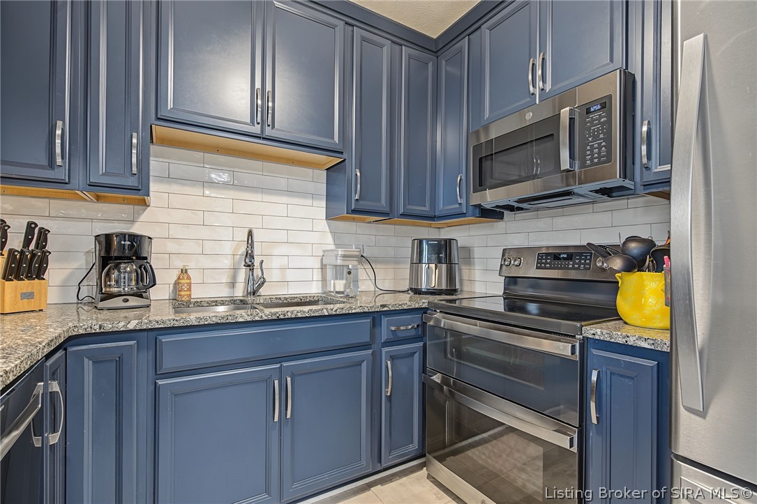 2900 Middle Road 20 Property Photo 7