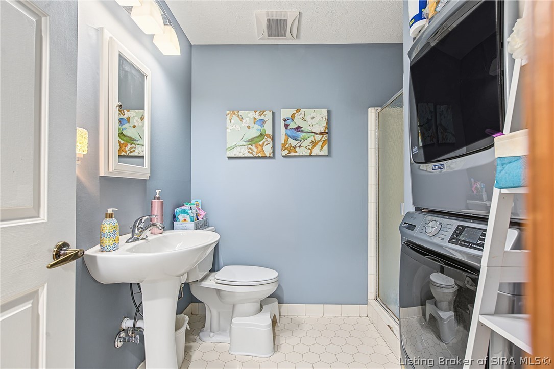 2900 Middle Road 20 Property Photo 13