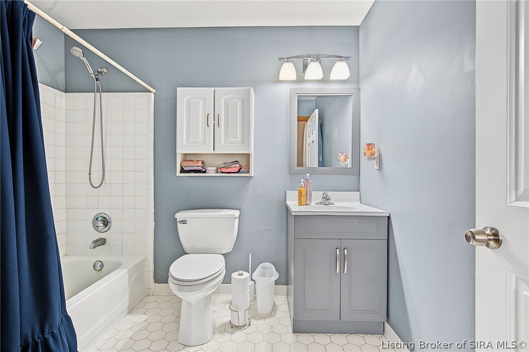 2900 Middle Road 20 Property Photo 15