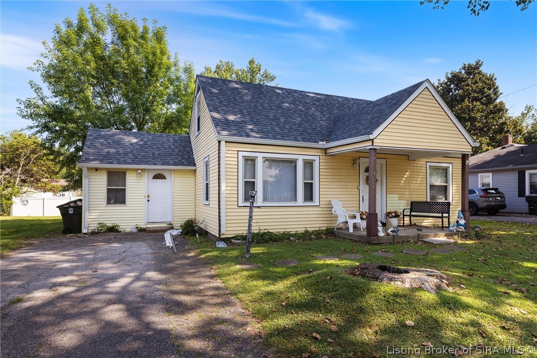 1586 Clifton Avenue Property Photo 2