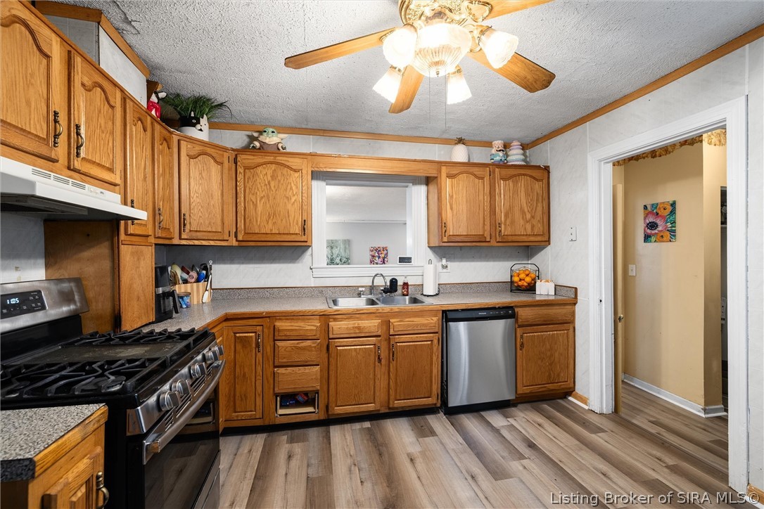 1586 Clifton Avenue Property Photo 15