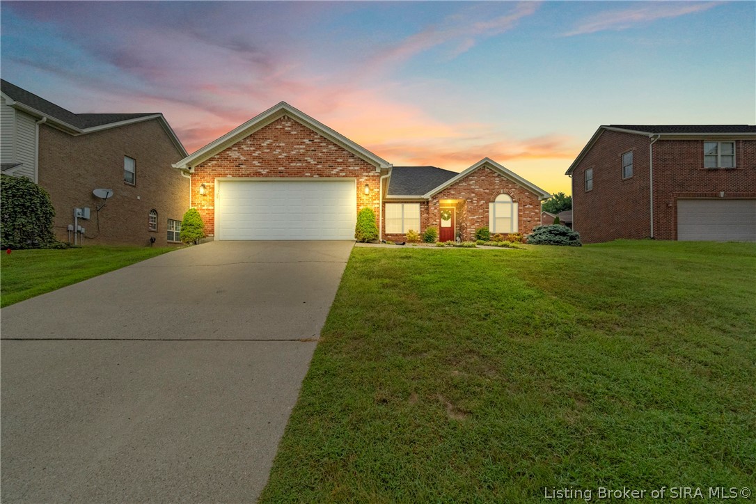7904 Hollowview Drive Property Photo 2