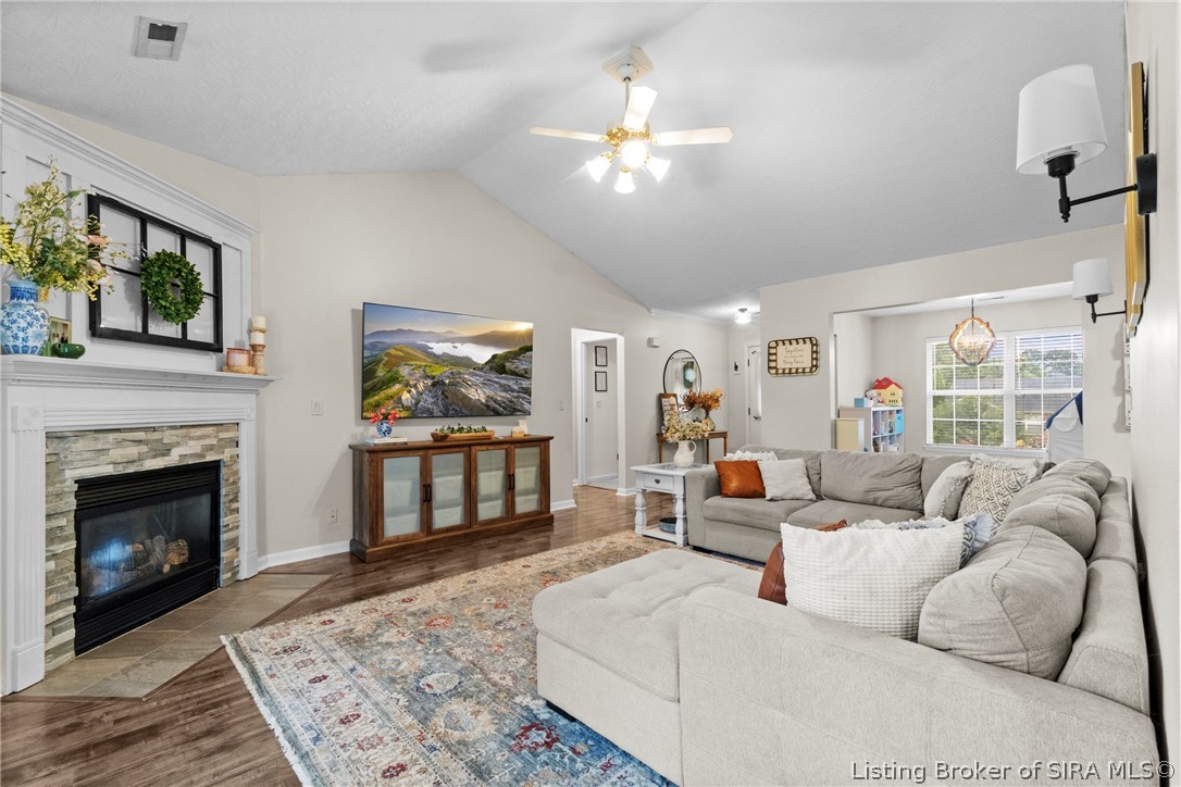 7904 Hollowview Drive Property Photo 4