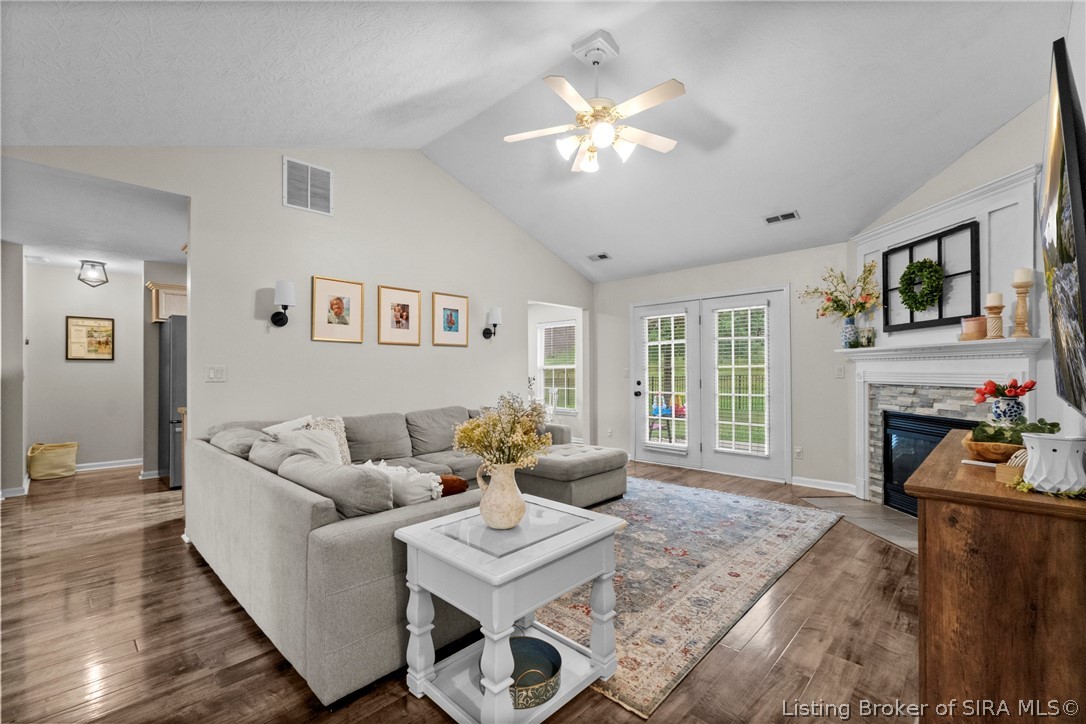 7904 Hollowview Drive Property Photo 6